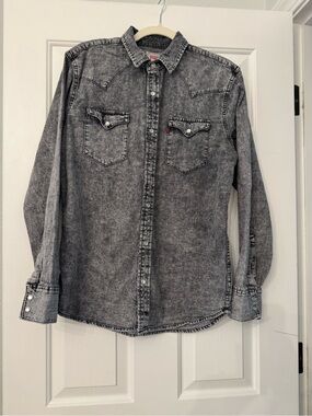 Levi's Men's Barstow Western Denim Pearl Snap Shirt Grey Acid Wash Size M